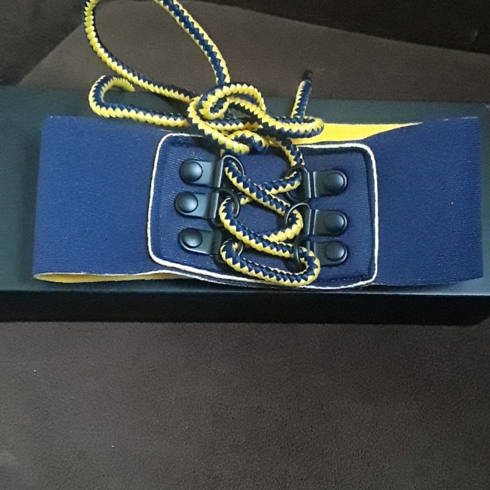Fenty choker